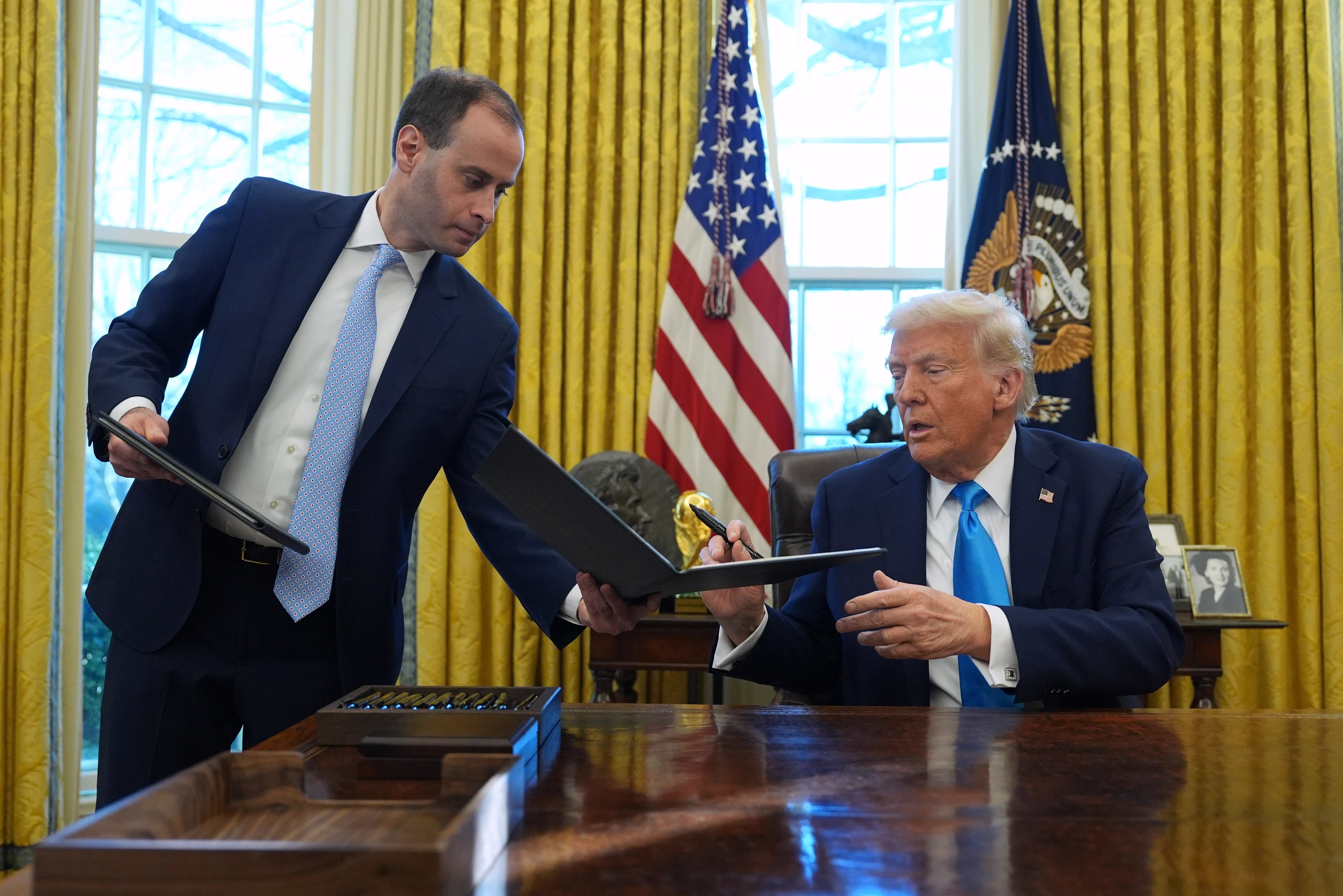 ‘Our brand is crisis:’ Trump staffer caught on hot mic during Starmer meeting as he cites Sandra Bullock satire ‘Our brand is crisis:’ Trump staffer caught on hot mic during Starmer meeting as he cites Sandra Bullock satire
