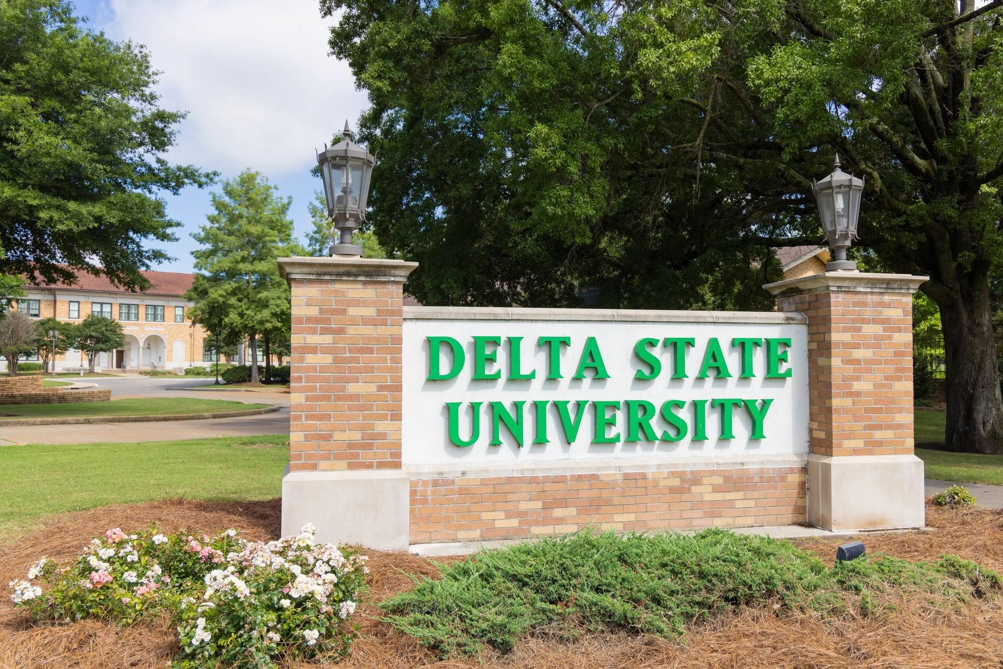 University cancels classes after body found on campus University cancels classes after body found on campus