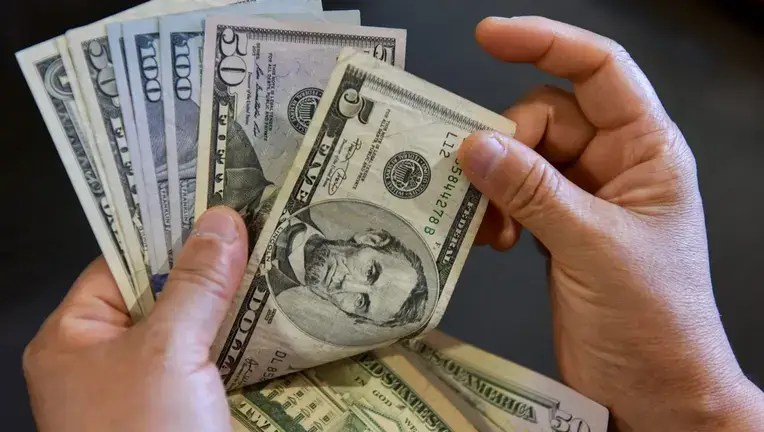 Tensiones globales y políticas monetarias frenan el crecimiento mundial de 2025