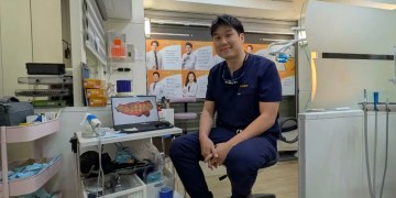 掀開矯正的面紗:隱形牙套 vs 傳統矯正,哪一種更適合你? 掀開矯正的面紗:隱形牙套 vs 傳統矯正,哪一種更適合你?