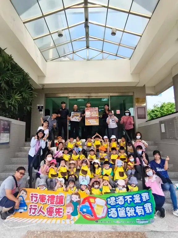 幼兒園童大陣仗進派出所 家長緊張真相曝光：不是闖禍是圓夢