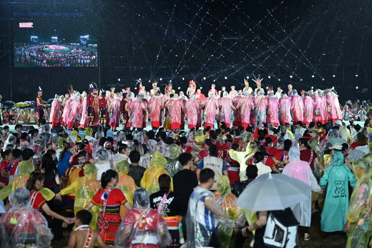 SERA之夜》2025 太平洋南島聯合豐年節盛大揭幕 七大樂舞文化齊放 徐榛蔚邀請大家感受最熱情的聯合豐年節
