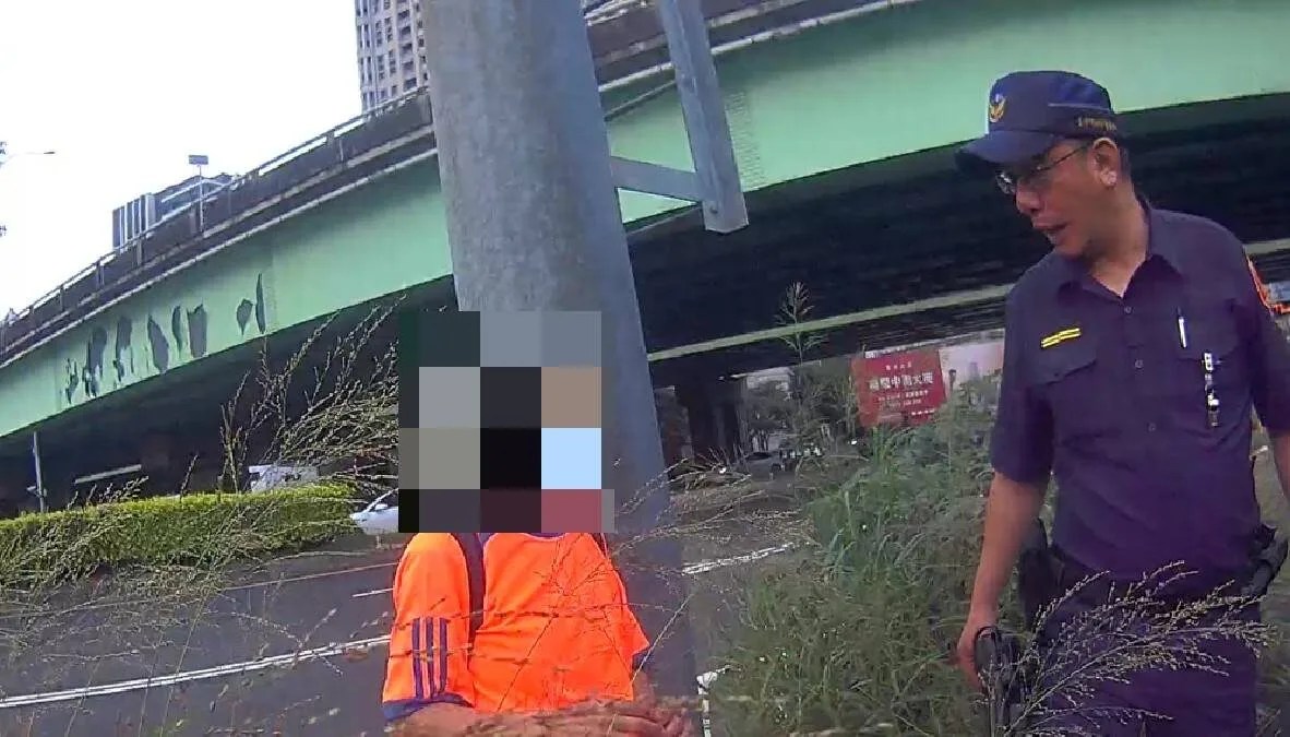 誤入環中路快車道進退兩難 警方護送婦人安全返家 誤入環中路快車道進退兩難 警方護送婦人安全返家