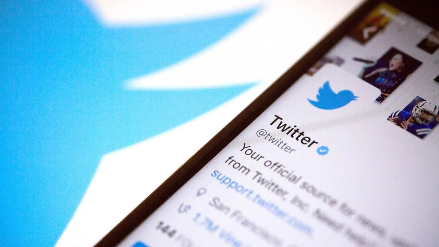 Problèmes d'échanges de crypto-monnaie. Interface de l'application Twitter. Problèmes d'échanges de crypto-monnaie. Interface de l'application Twitter. Photo.
