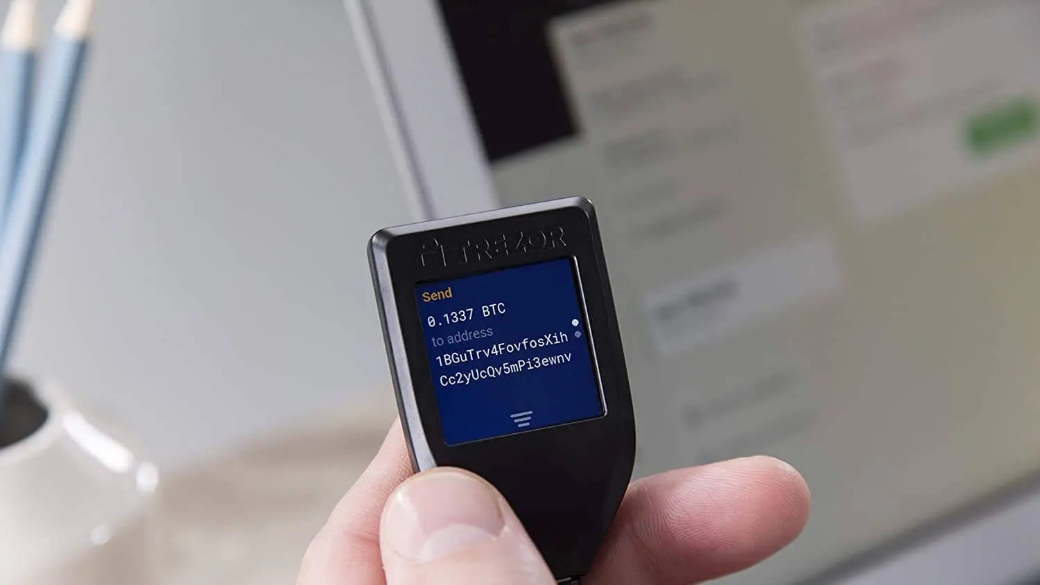 CRYPTOCHANGE / Résoudre le problème avec le Ledger, pirater le Trezor Model T et la croissance de Bitcoin après la réduction de moitié. Des experts en crypto-monnaie ont piraté un portefeuille matériel Trezor. Qu'est-ce que cela signifie pour les utilisateurs d'appareils ? CRYPTOCHANGE / Résoudre le problème avec le Ledger, pirater le Trezor Model T et la croissance de Bitcoin après la réduction de moitié. Des experts en crypto-monnaie ont piraté un portefeuille matériel Trezor. Qu'est-ce que cela signifie pour les utilisateurs d'appareils ? Photo.