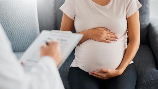 4 Tanda Bayi Terlilit Tali Pusat dalam Kandungan, Ibu Hamil Perlu Tahu
