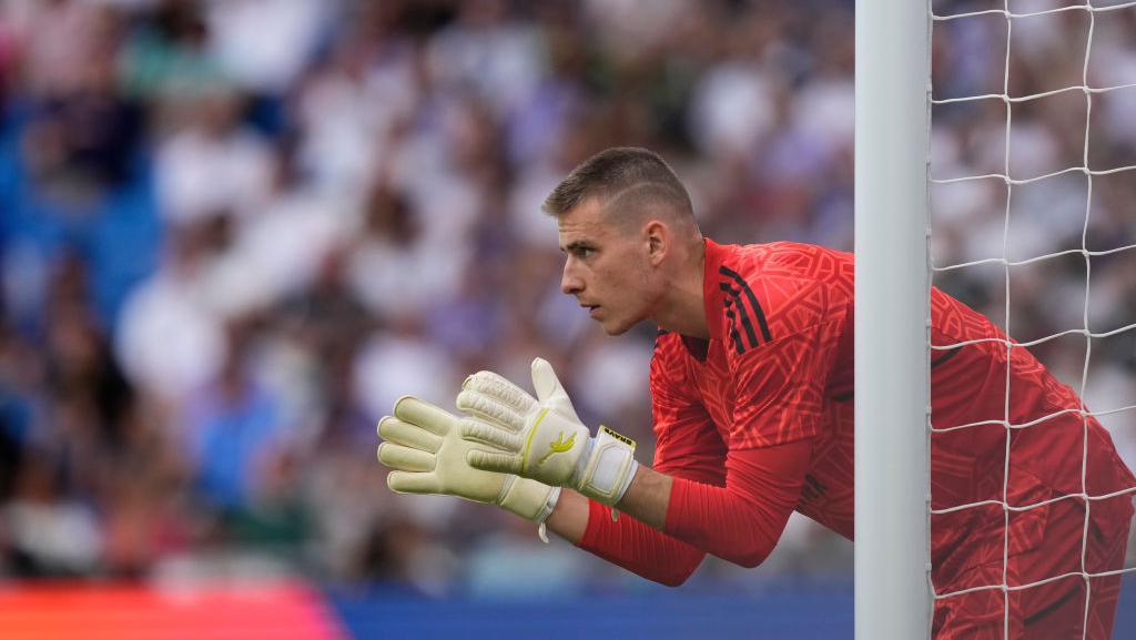 Lunin Pengin Bertahan, tapi Madrid yang Akan Memutuskan