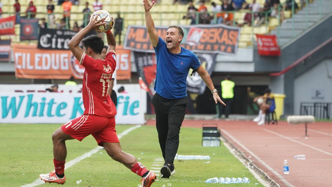 Pisah dengan Thomas Doll, Persija Cari Pelatih Baru
