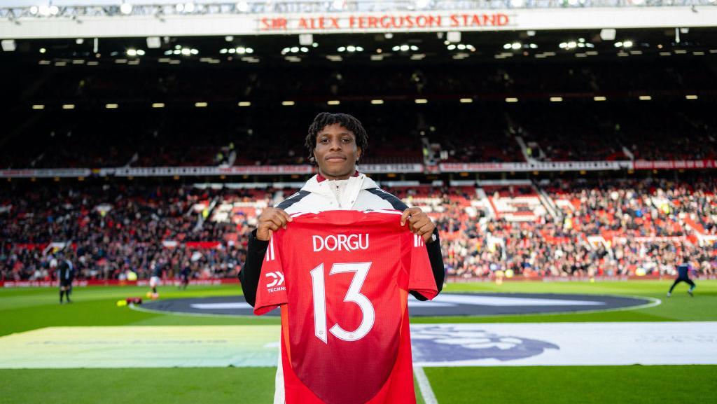 MU Tuntaskan Transfer Patrick Dorgu