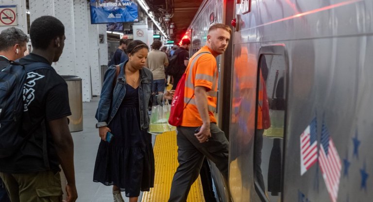 LIRR avoids strike until at least May as crews ask President Trump to intervene