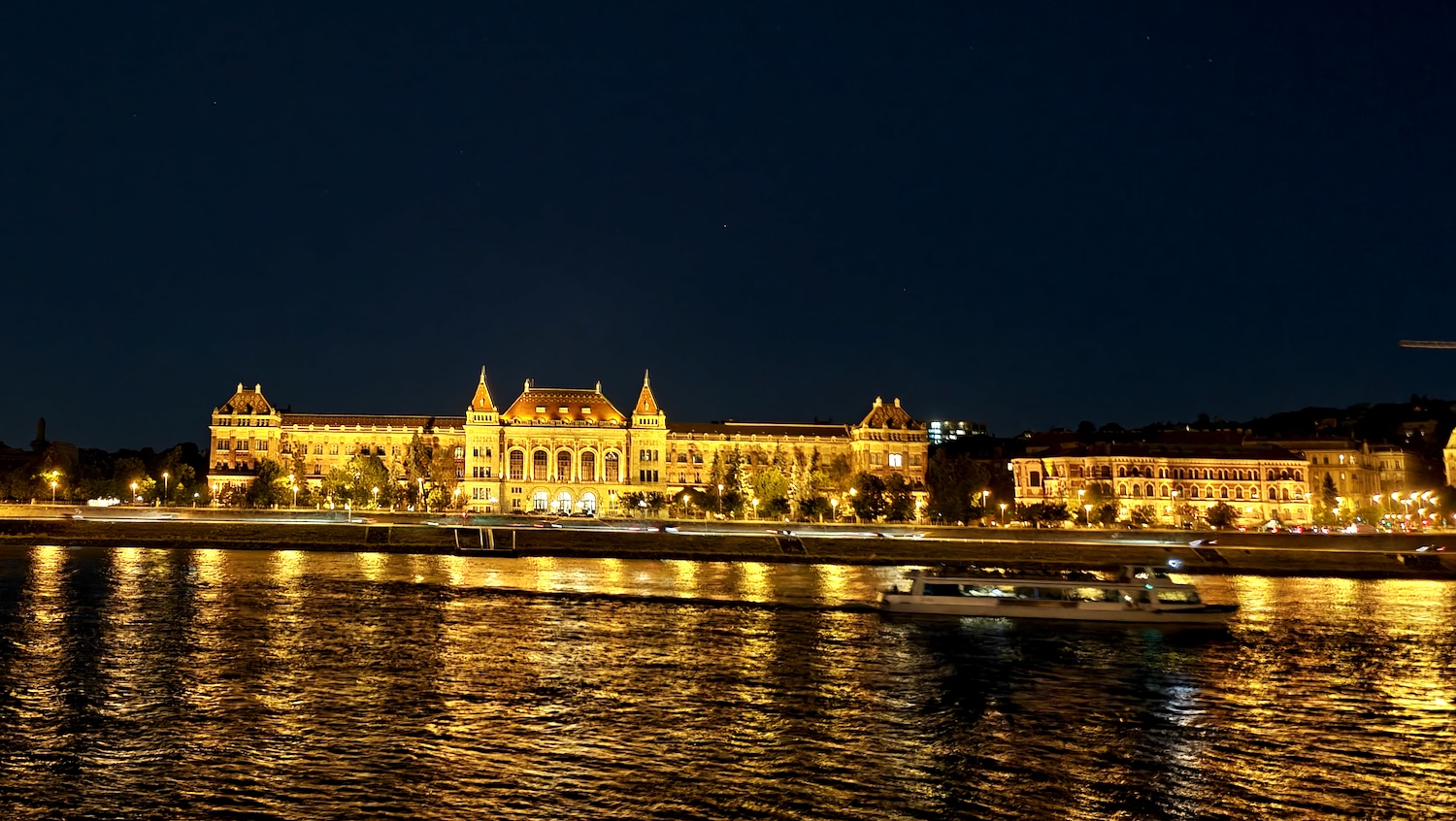 Day one in Budapest | Arseblog … an Arsenal blog