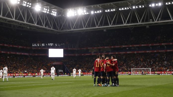 El RCDE Stadium echa el cierre con la fiesta de Perú