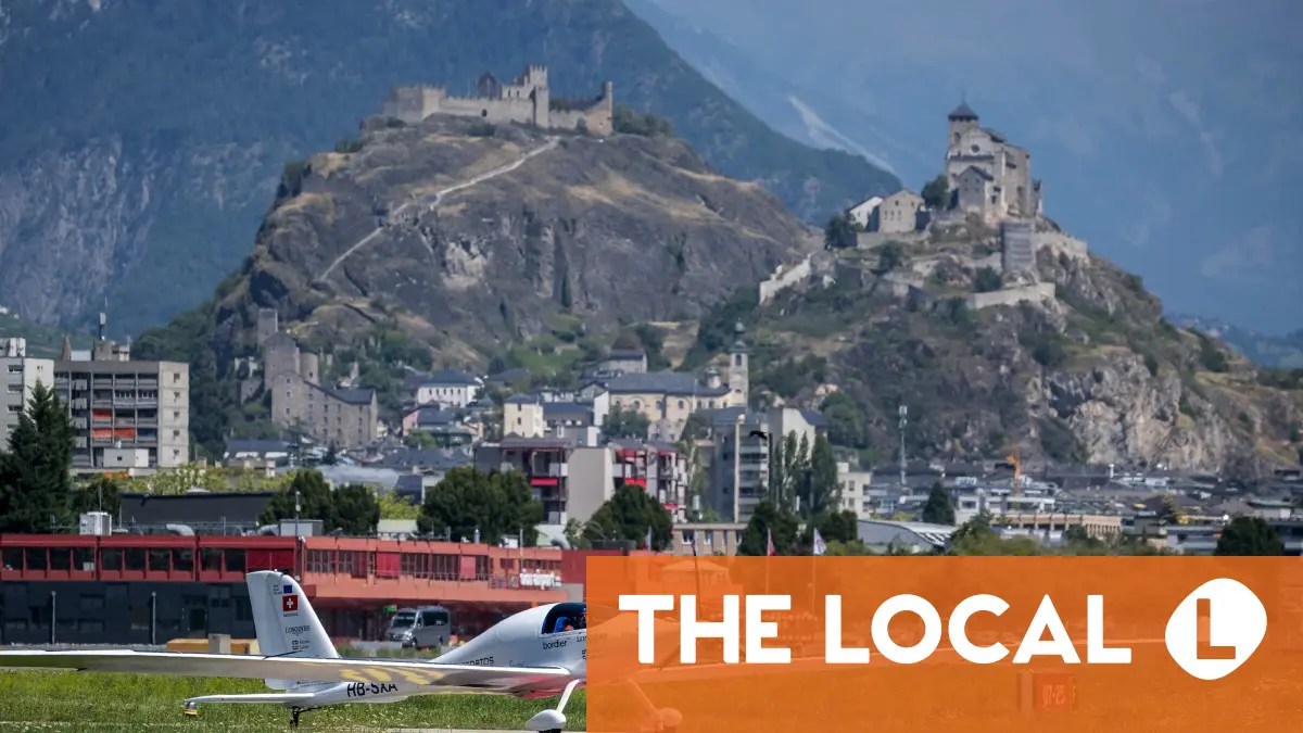 Swiss pilot surpasses solar-powered plane altitude record Swiss pilot surpasses solar-powered plane altitude record
