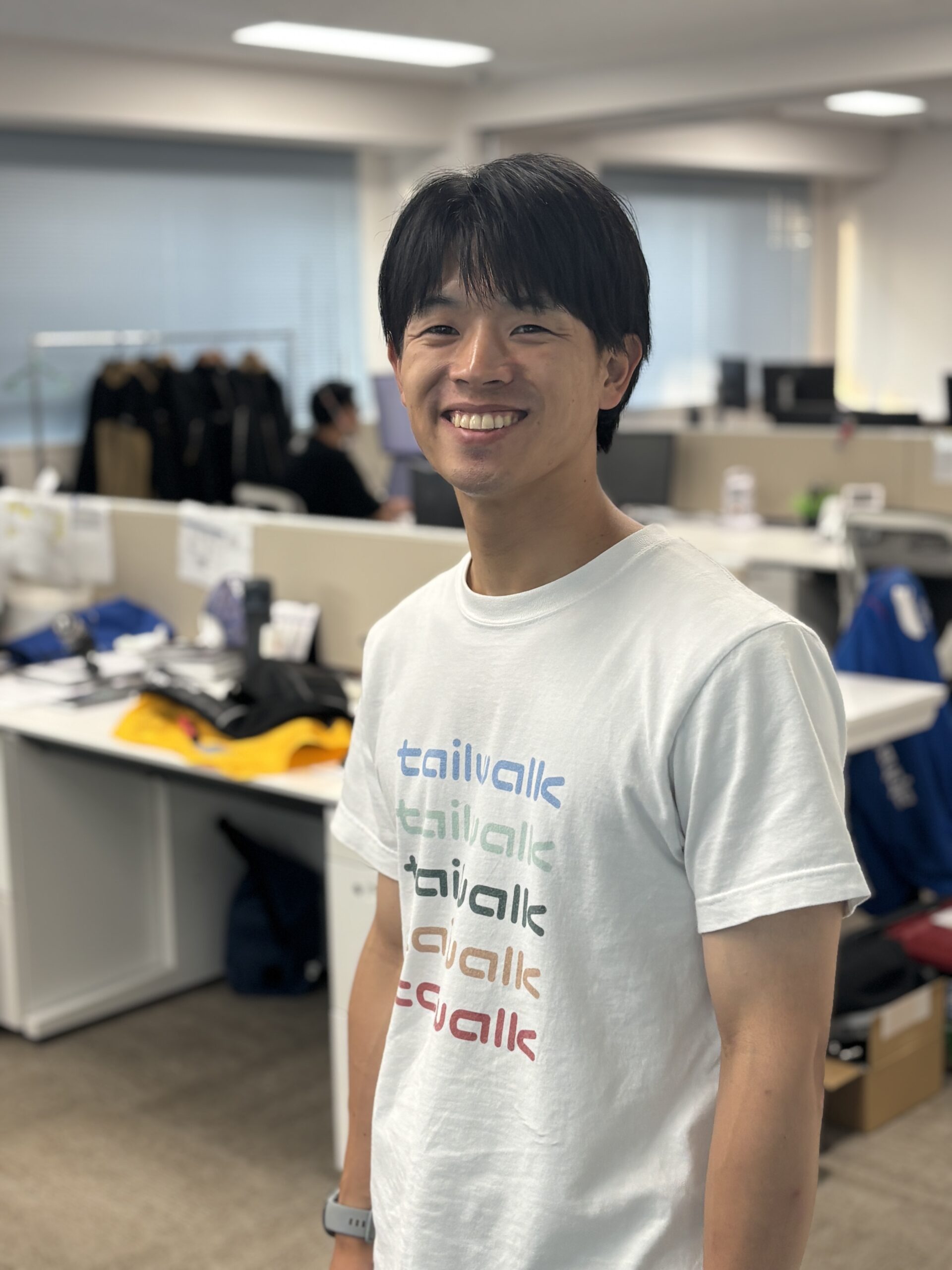 Vol. 12 企画営業部 営業一課 島浦 慎吾 Vol. 12 企画営業部 営業一課 島浦 慎吾