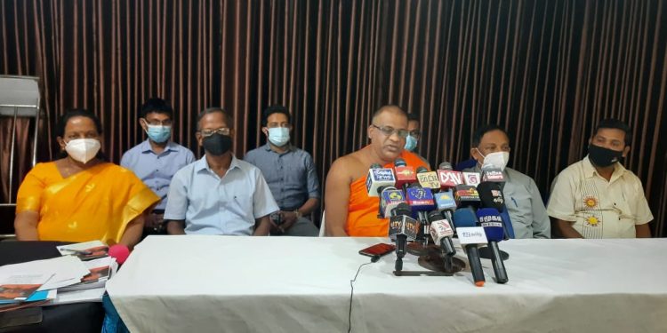 நாம் ஒன்றுபடுவதை அரசியல்வாதிகள் விரும்பவில்லை – ஞானசார தேரர்