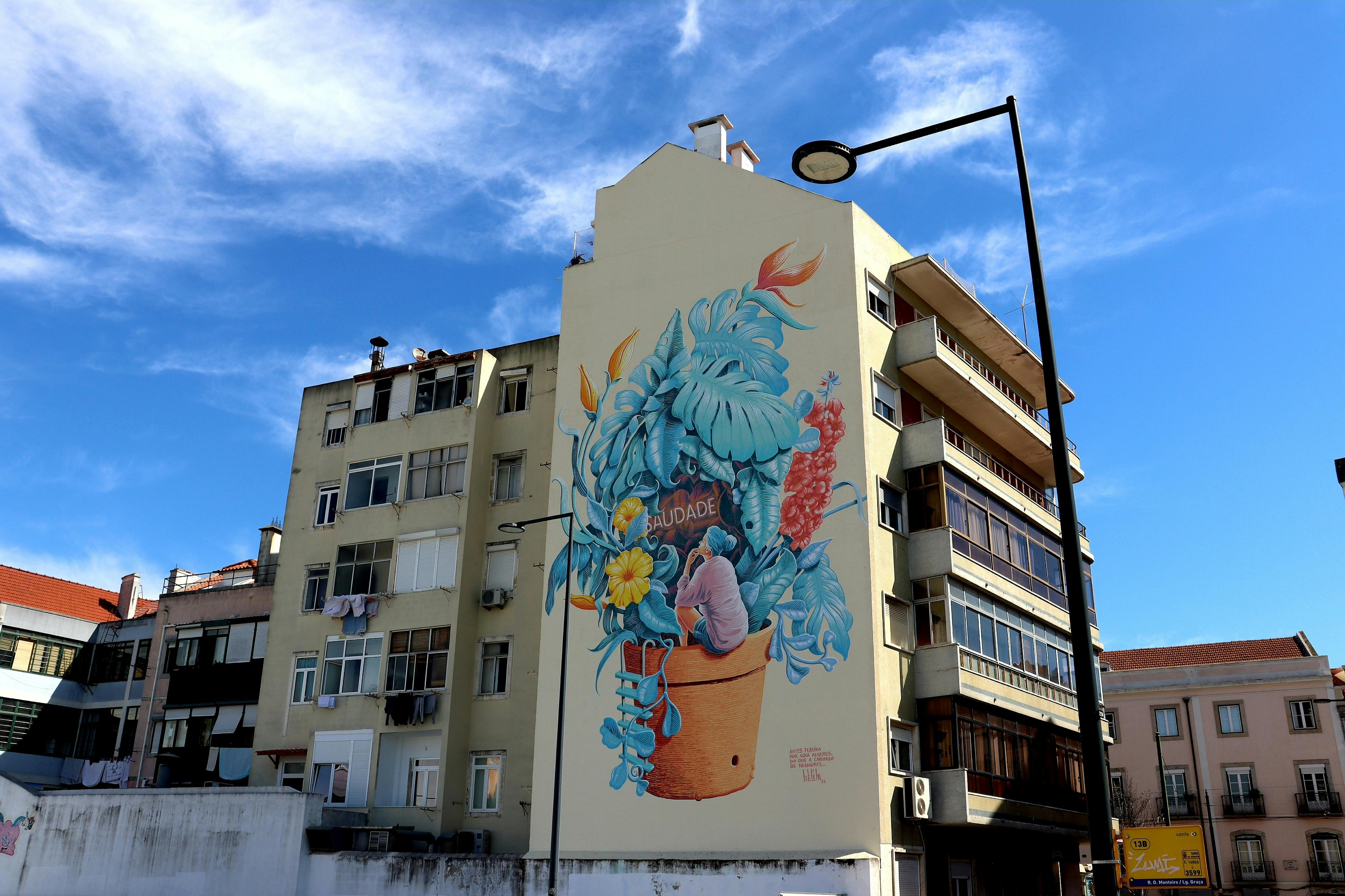 Mural by Mário Belém.
