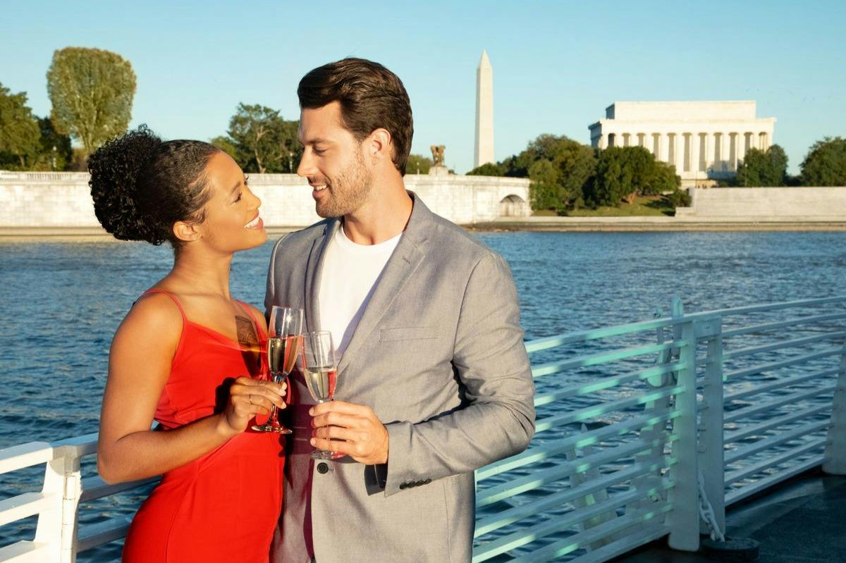 Washington DC Premier Dinner Cruise