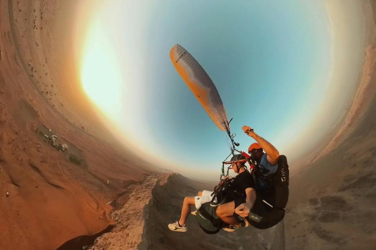 Sharjah: Guided Tandem Paragliding Experience