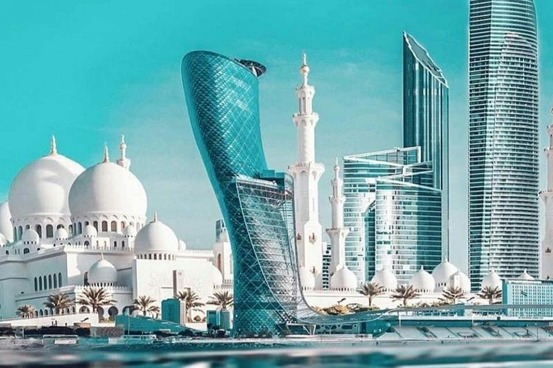Abu Dhabi: Private Attractions Tour + Sheikh Zayed Grand Mosque & Souks Entry