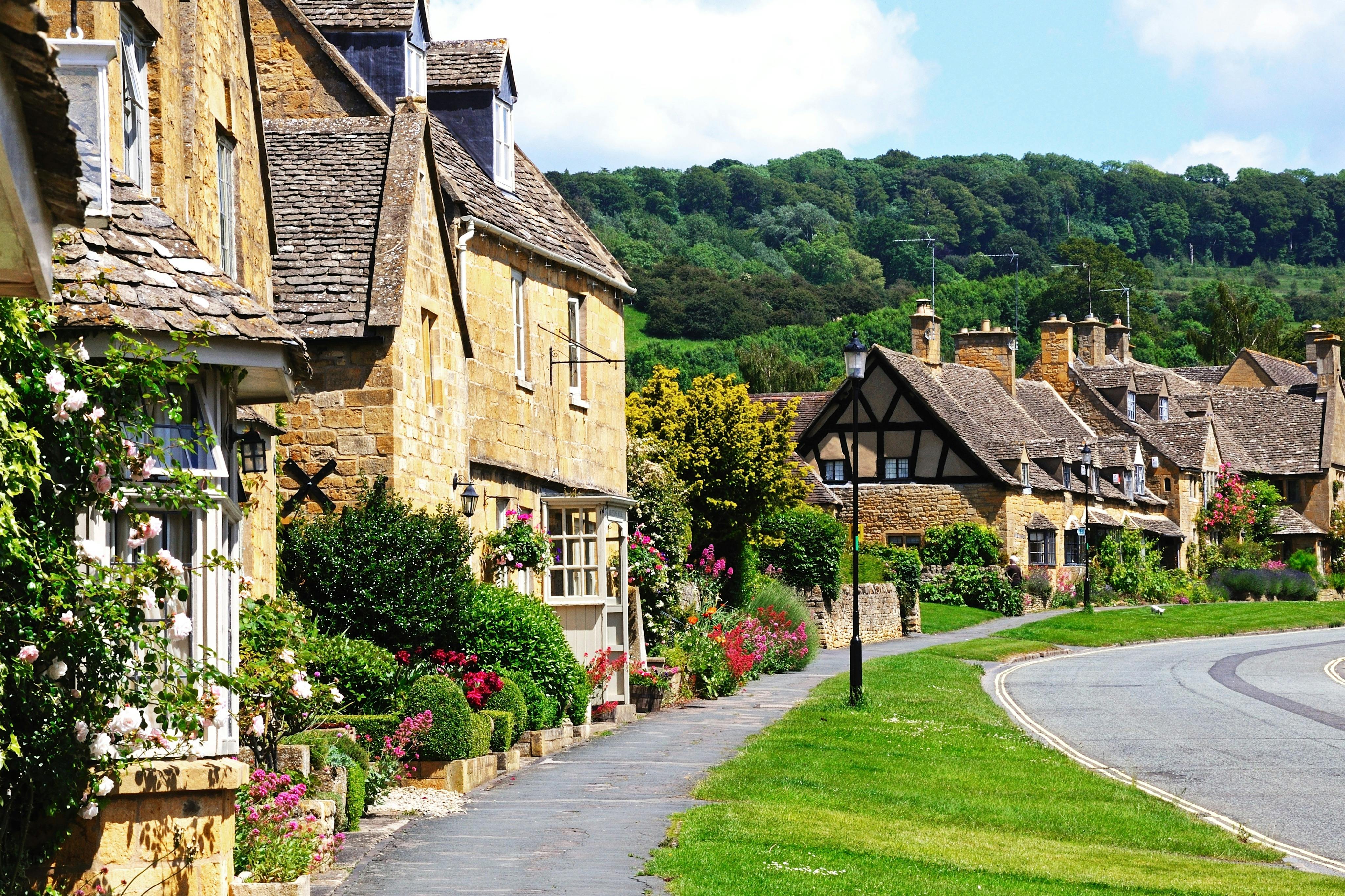 Oxford, Stratford-upon-Avon, Cotswolds & Warwick Castle: Guided Tour from London