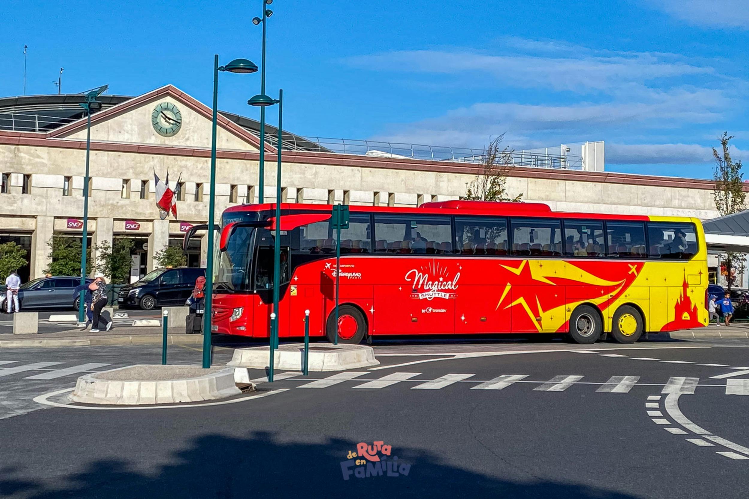 Paris: Roundtrip Bus Transfer from Orly Airport to Disneyland