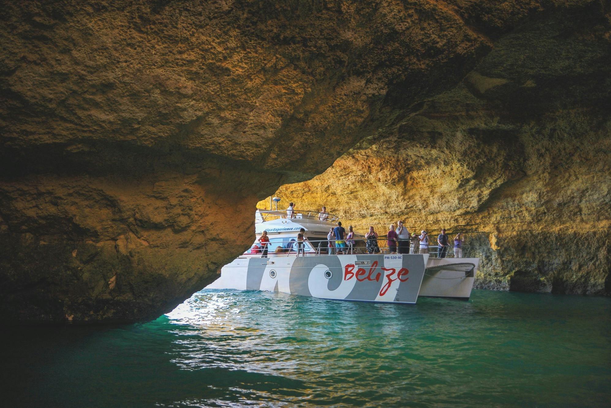 Benagil Caves: Guided Boat Tour from Vilamoura + Brunch + Open Bar