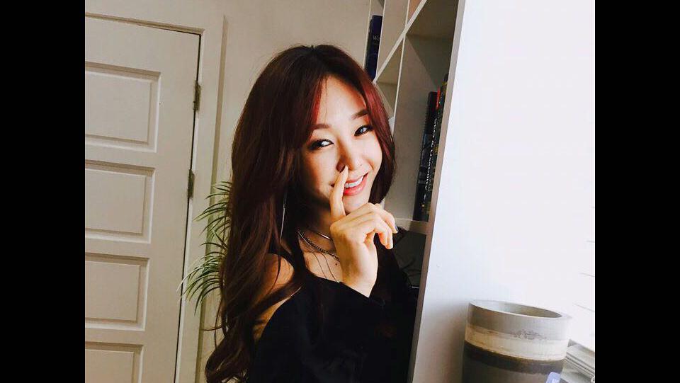 Posting Foto Blur, G.NA: Selamat Tinggal Dunia