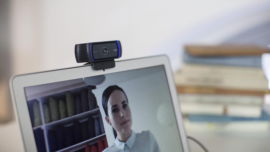 Hati-hati! Jangan Sampai Diintip dari Kamera Webcam, Ini Tandanya