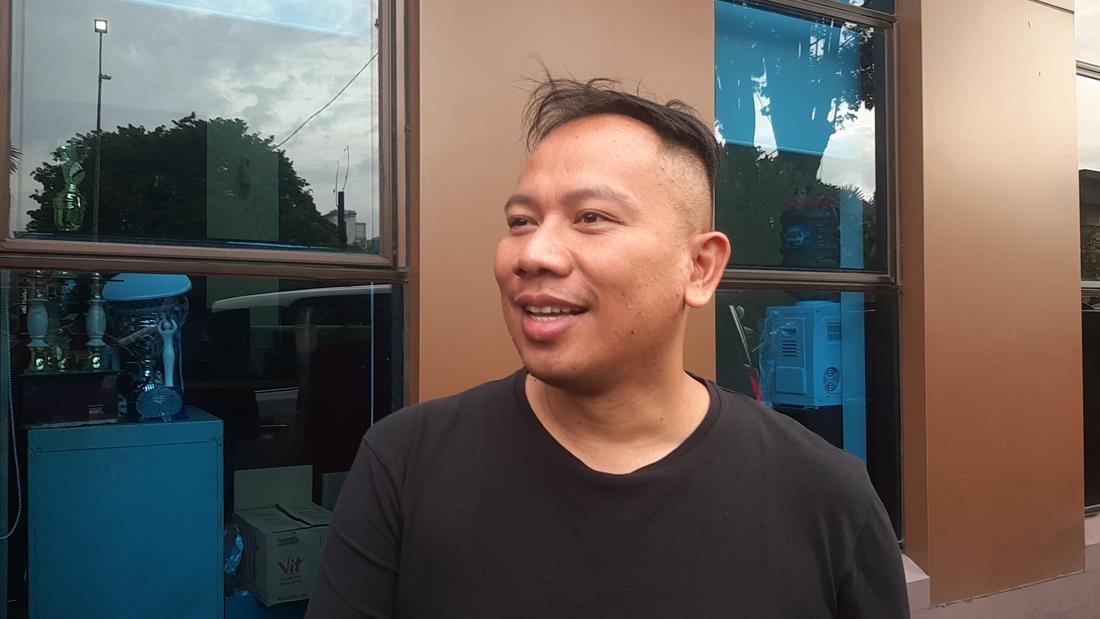 Vicky Prasetyo Akui Jadi ‘Badut’ di TV, Luapkan Emosi di Band Metal