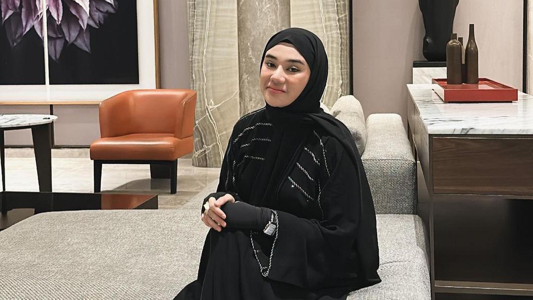 Penjelasan Clara Shinta soal Kain Kafan dan Beli Tanah Kuburan
