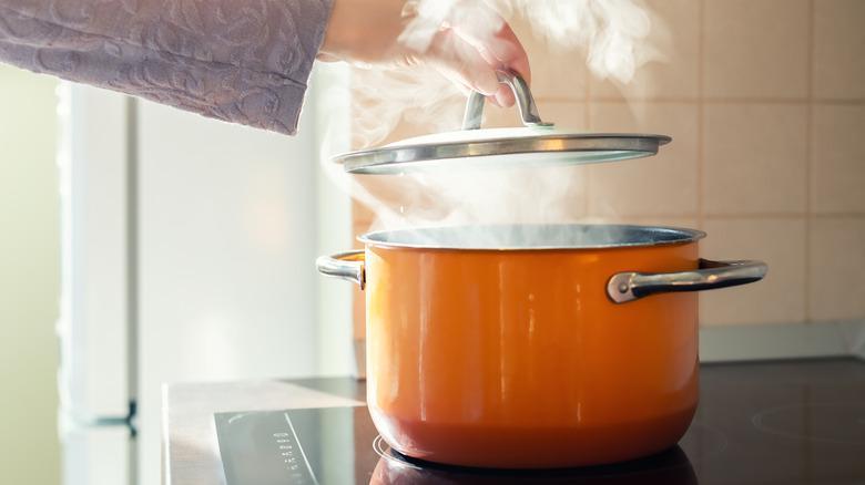 5 Trik Masak Pakai Air yang Praktis dan Bikin Masakan Lebih Enak
