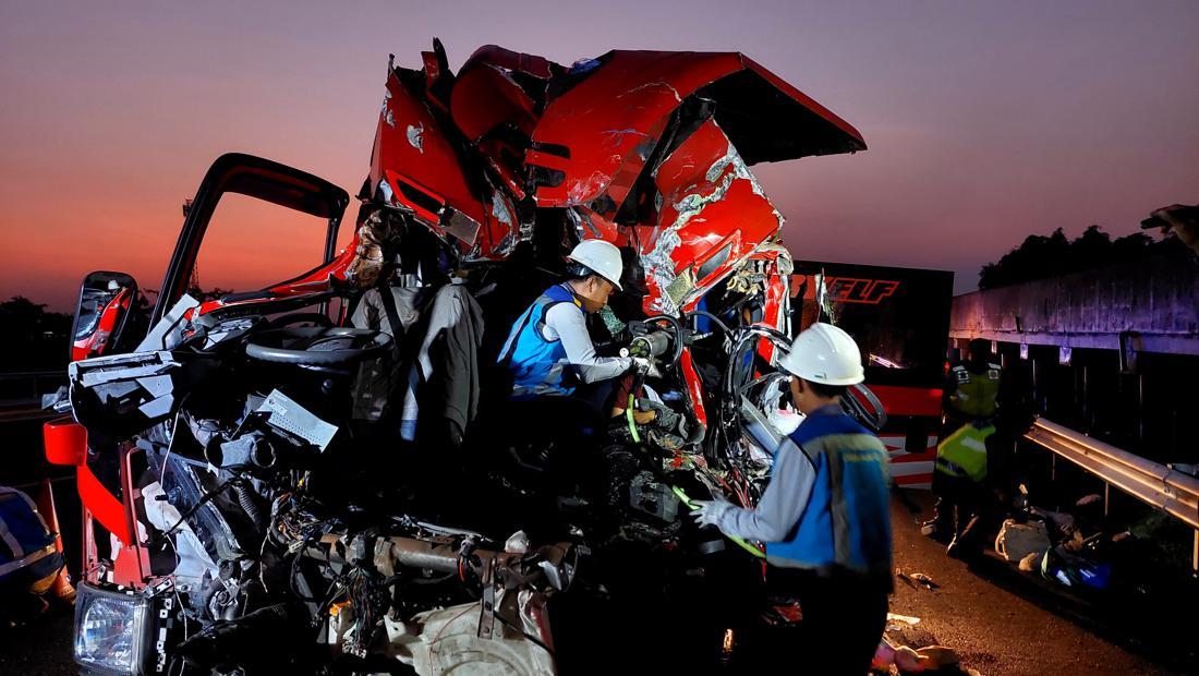 Inikah ‘Biang Kerok’ Kecelakaan Maut Elf Vs Tronton di Tol Boyolali?
