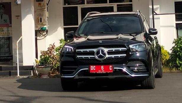 Heboh Plt Sekda Polman Pakai Mercy GLS Class, Mobil Dinas Sebelumnya Pajero Sport