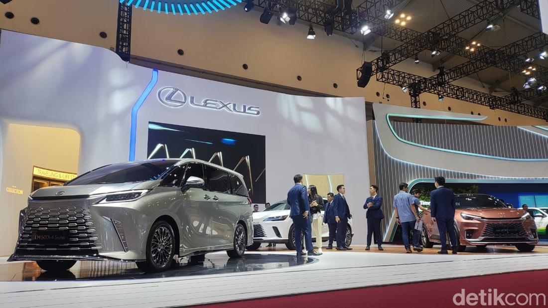 Mengukur Dampak PPN 12 Persen ke Penjualan Mobil Premium di RI