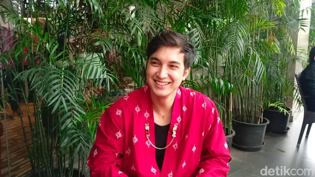 Junior Roberts Ungkap Alasan Bangun Bisnis Warkop