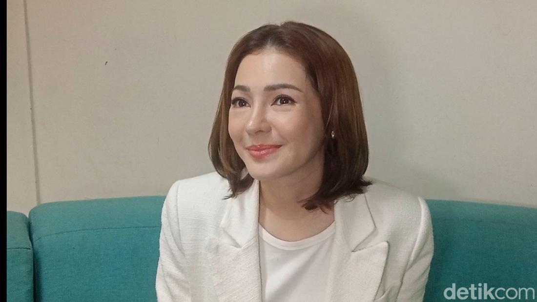 Maya Septha Dioperasi Mata dan Hidung 10,5 Jam: Takut Banget!