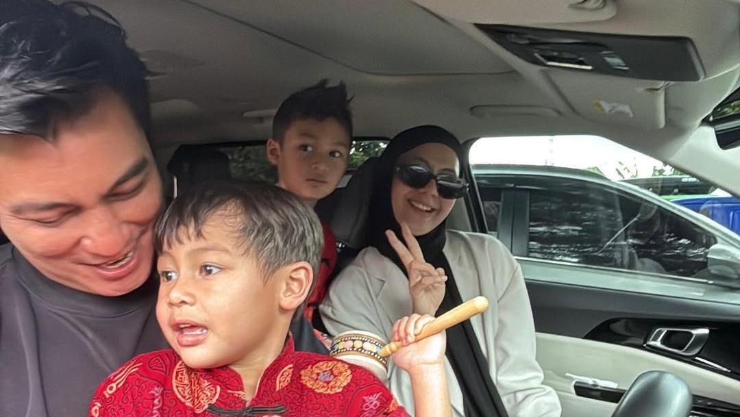 Baim Wong Pamer Momen Kebersamaan dengan Paula dan Anak