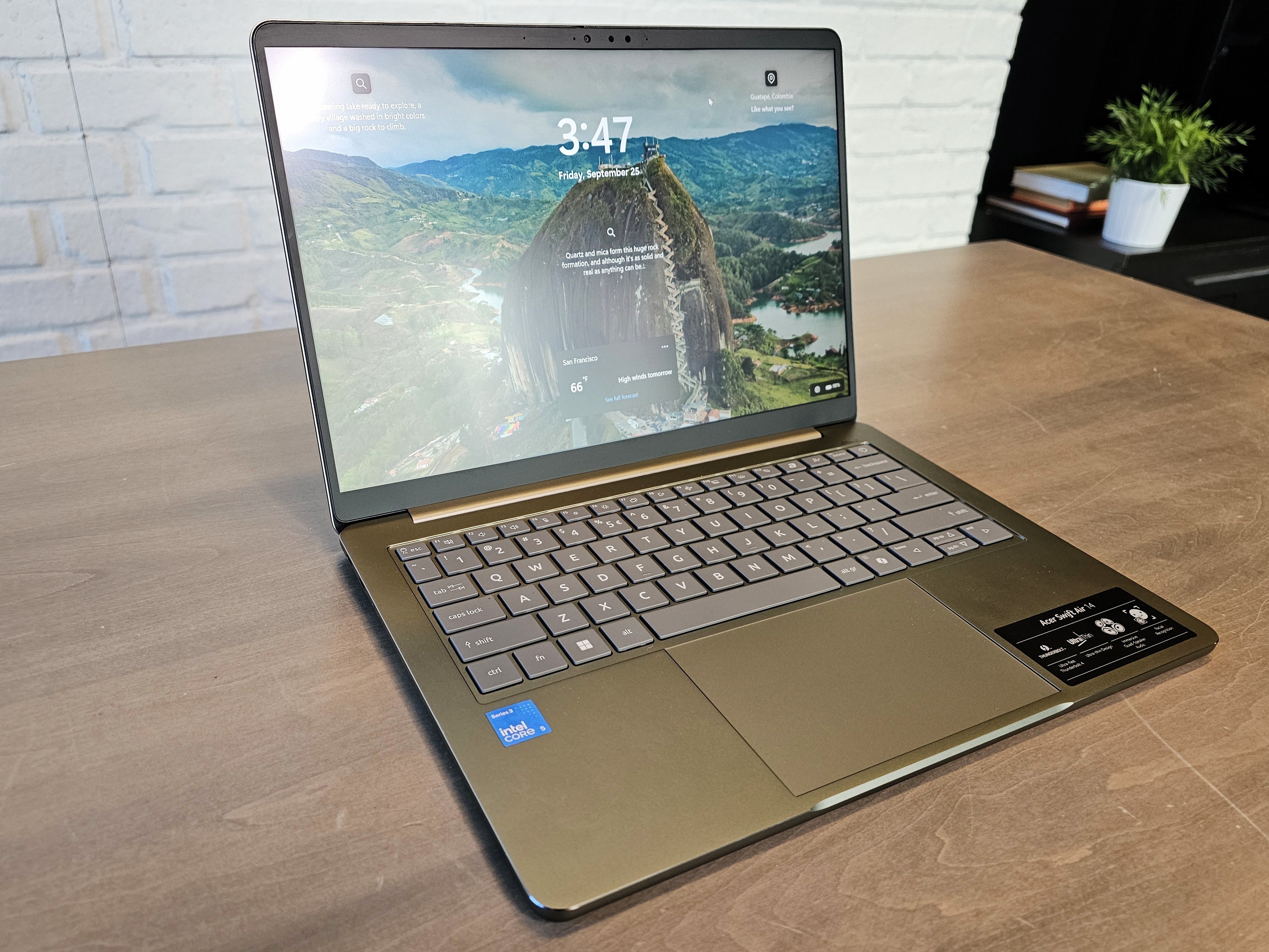 Acer Swift Air 14 review: This 9 MacBook challenger holds its own