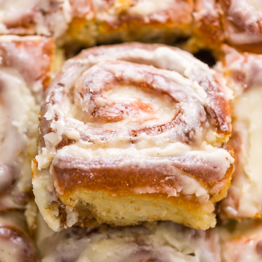 Delicious And Fluffy Cinnamon Roll Recipe