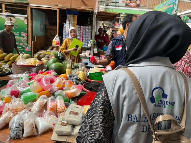 Disperindag Kota Cilegon Minta PKL di Pasar Blok F Kosongkan Drainase dan Trotoar Disperindag Kota Cilegon Minta PKL di Pasar Blok F Kosongkan Drainase dan Trotoar