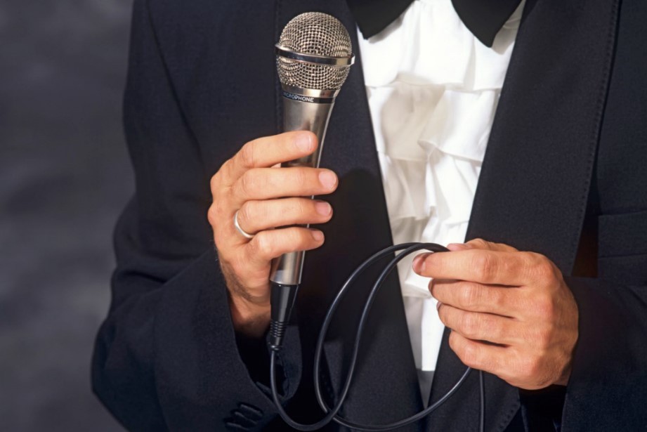 MC Formal Profesional: Arti, Teknik, 3 Contoh Kata Pembuka &amp; Penutup