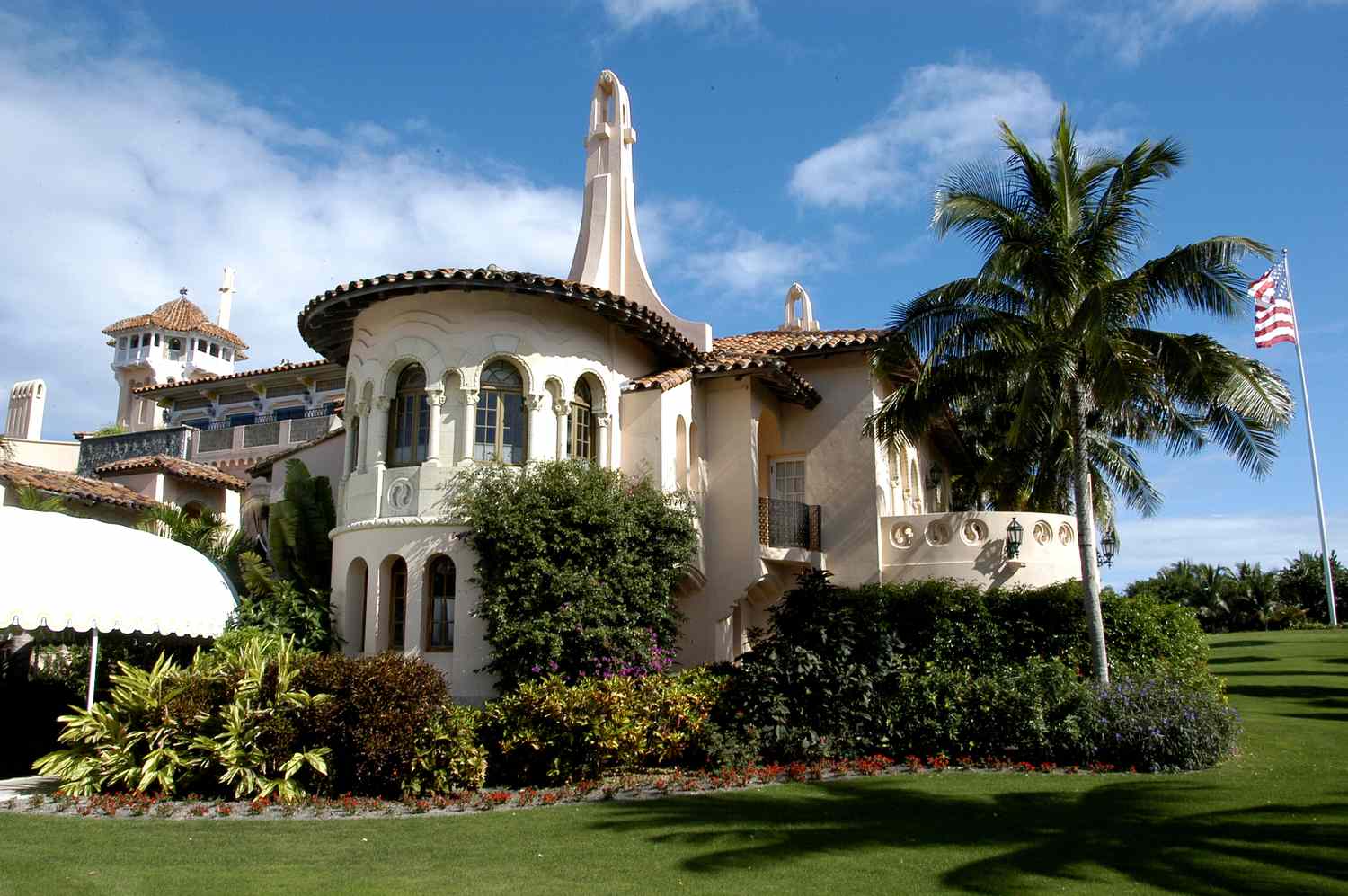 Trump Memecoin Dangled Mar-A-Lago Access As Token Hits Record Low