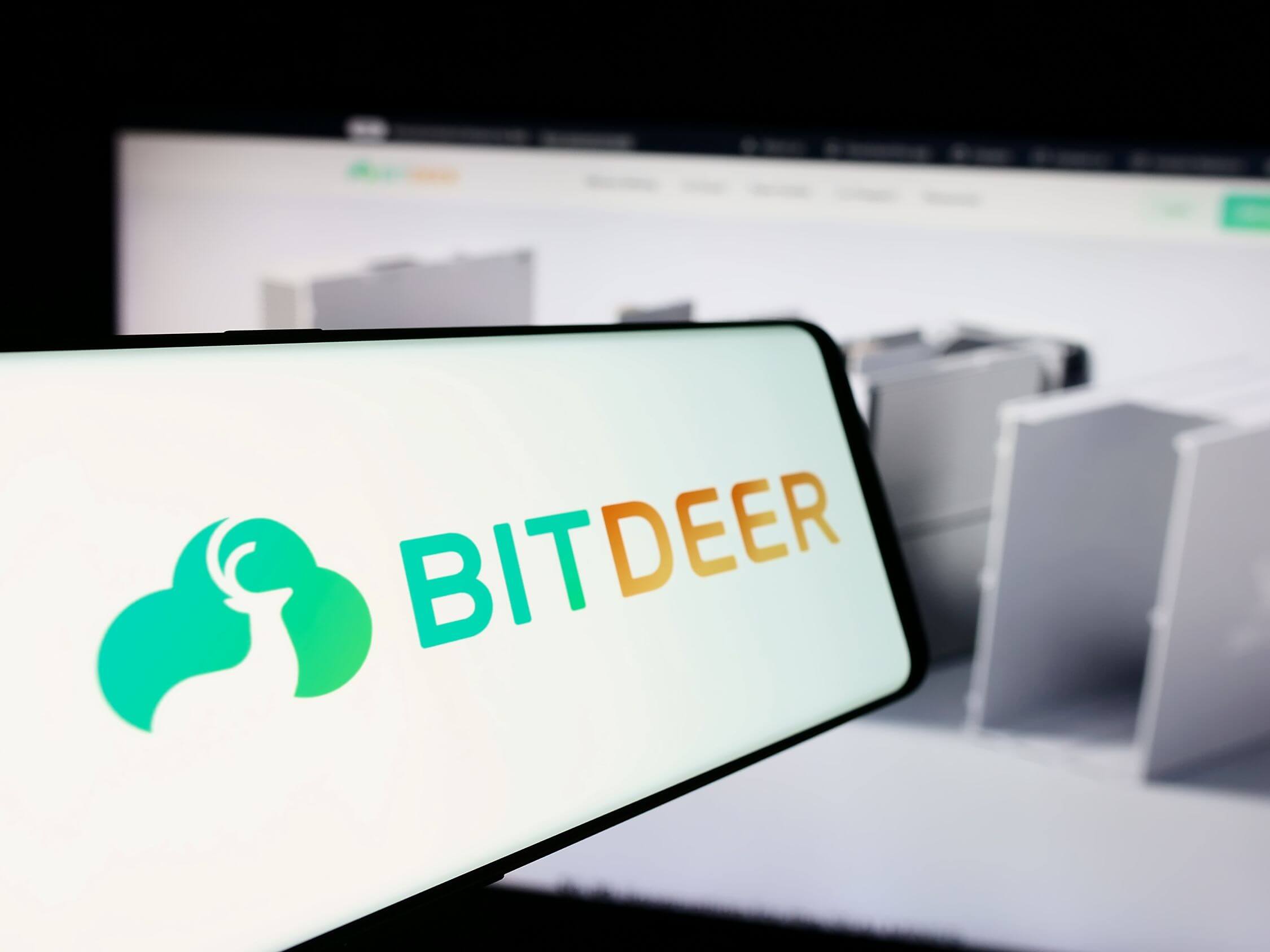 Bitdeer (BTDR) Stock Drops as Miner Sells Entire Bitcoin Treasury to Fund AI Pivot