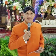 TIPS MEMILIH MC UNTUK PESTA PERNIKAHAN ADAT JAWA - Blog Tiga Dara