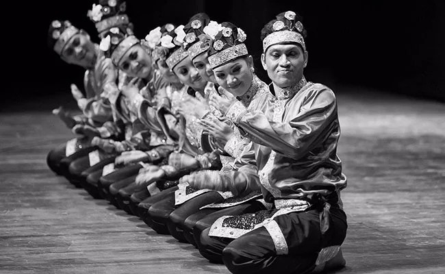 Belajar (dari) Tari Saman