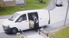 Unloading A Truck Gifs Tenor
