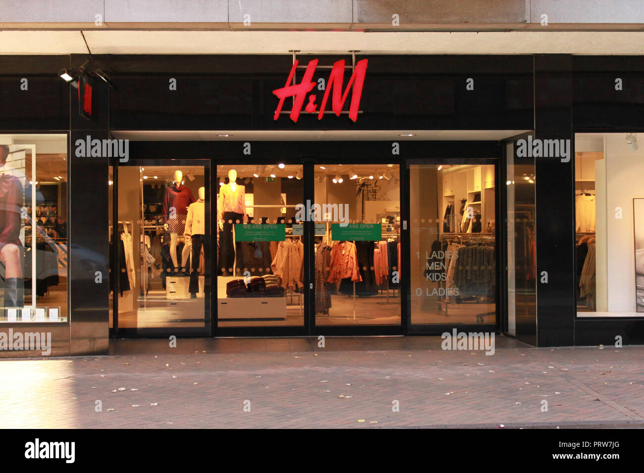 Page 3 H And M Store High Resolution Stock Photography And Images Alamy