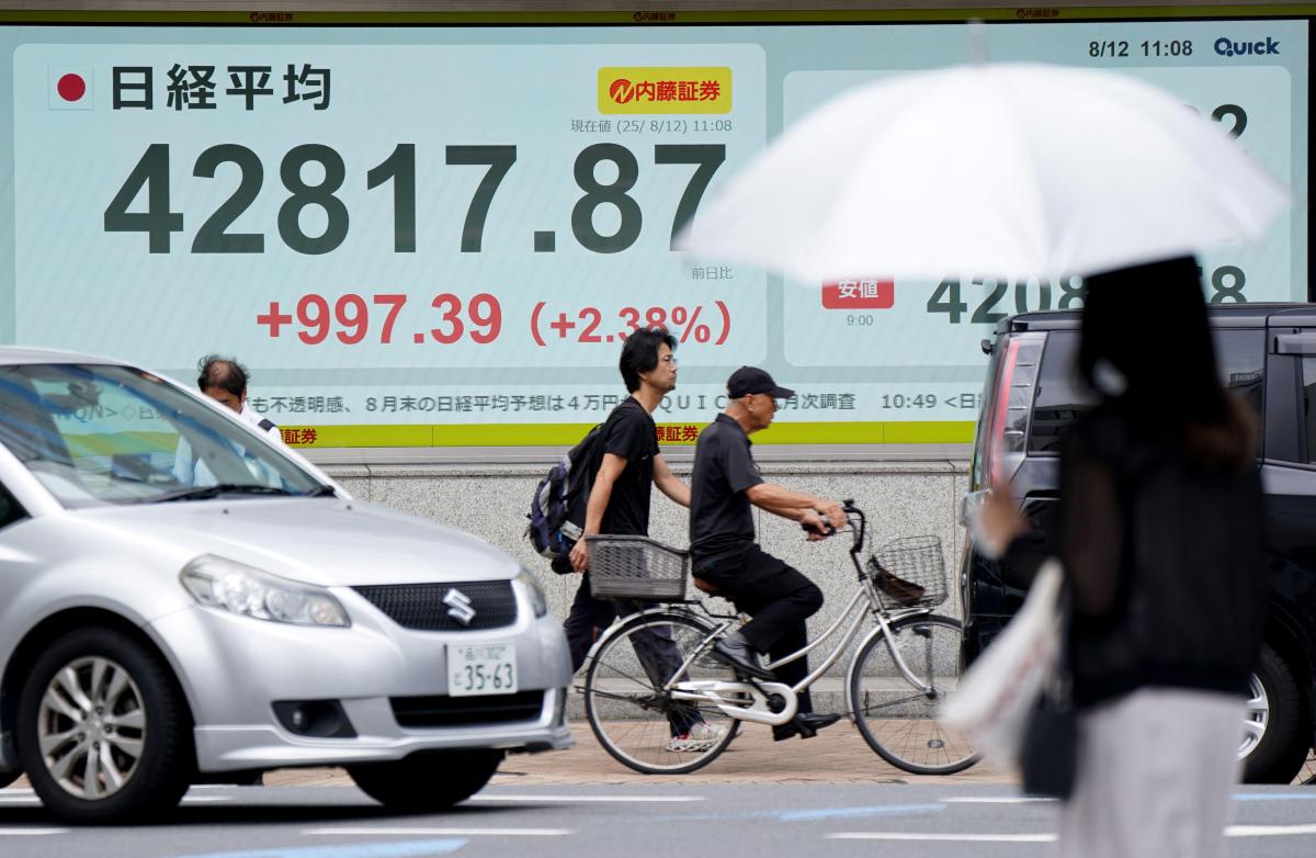 Asia: Markets tick up after Wall Street rebound