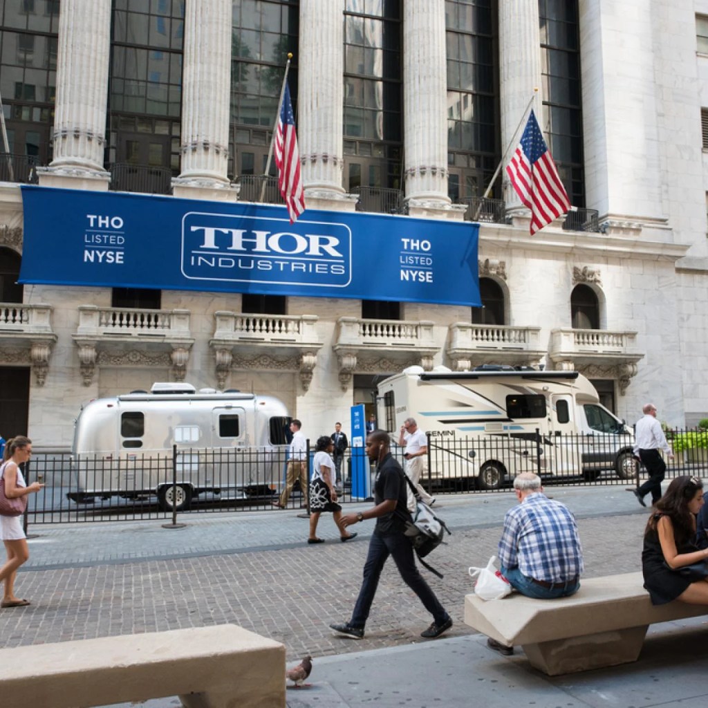 なぜアメリカのRVメーカーであるThor Industriesの株価が今日上昇しているのですか