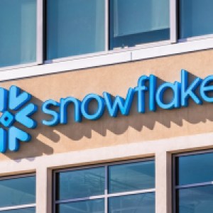 Snowflake’s Massive Hiring Surge Defies Economic Slowdown Amid Strong AI Growth Snowflake’s Massive Hiring Surge Defies Economic Slowdown Amid Strong AI Growth